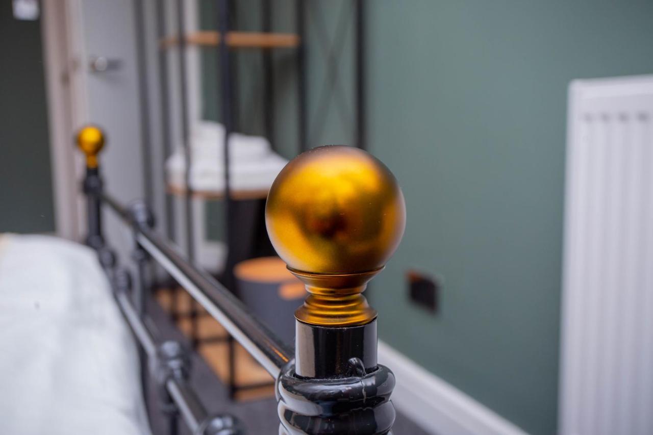 Nest Easy - Derngate Basement Apartment Northampton Bagian luar foto