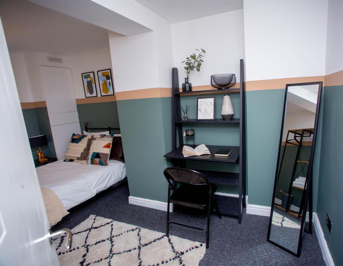 Nest Easy - Derngate Basement Apartment Northampton Bagian luar foto