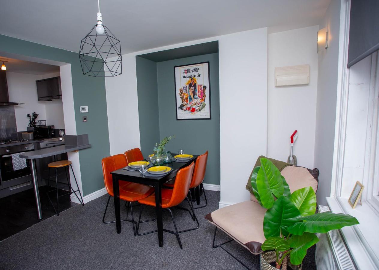 Nest Easy - Derngate Basement Apartment Northampton Bagian luar foto