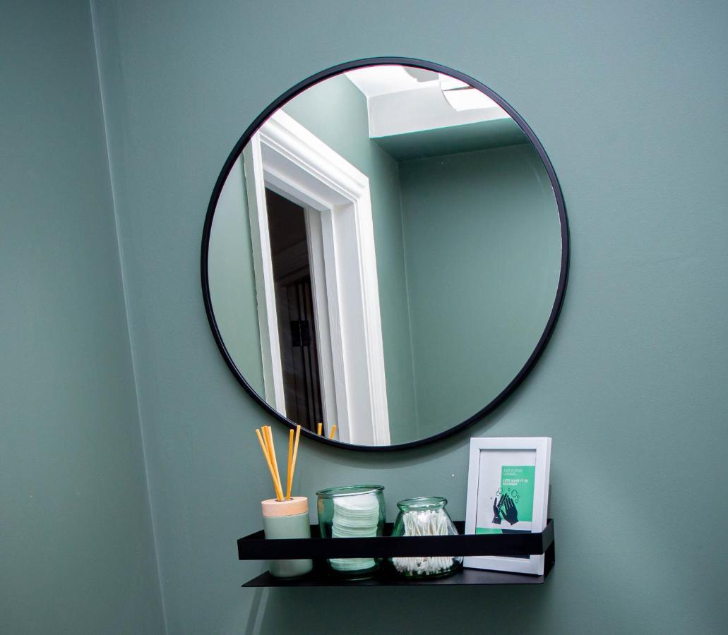 Nest Easy - Derngate Basement Apartment Northampton Bagian luar foto